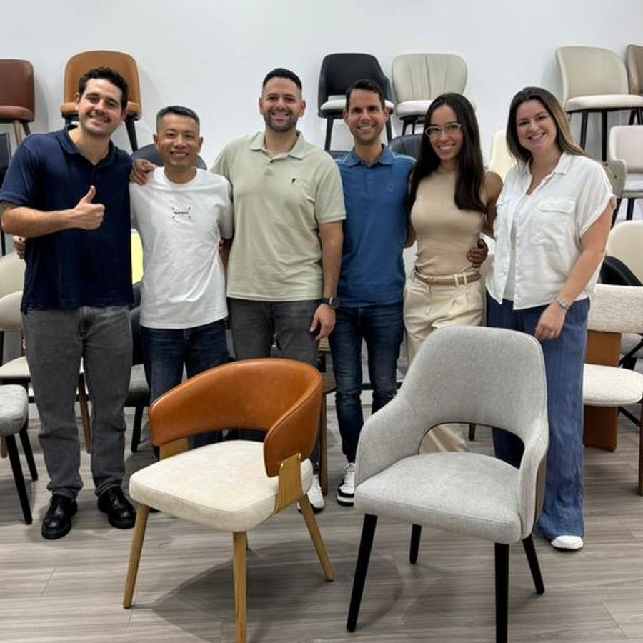 Recepção de clientes brasileiros no escritório