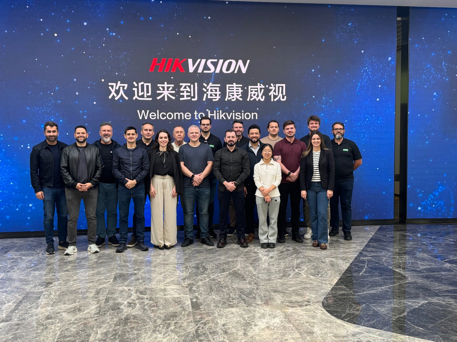 Visita à Hikvision